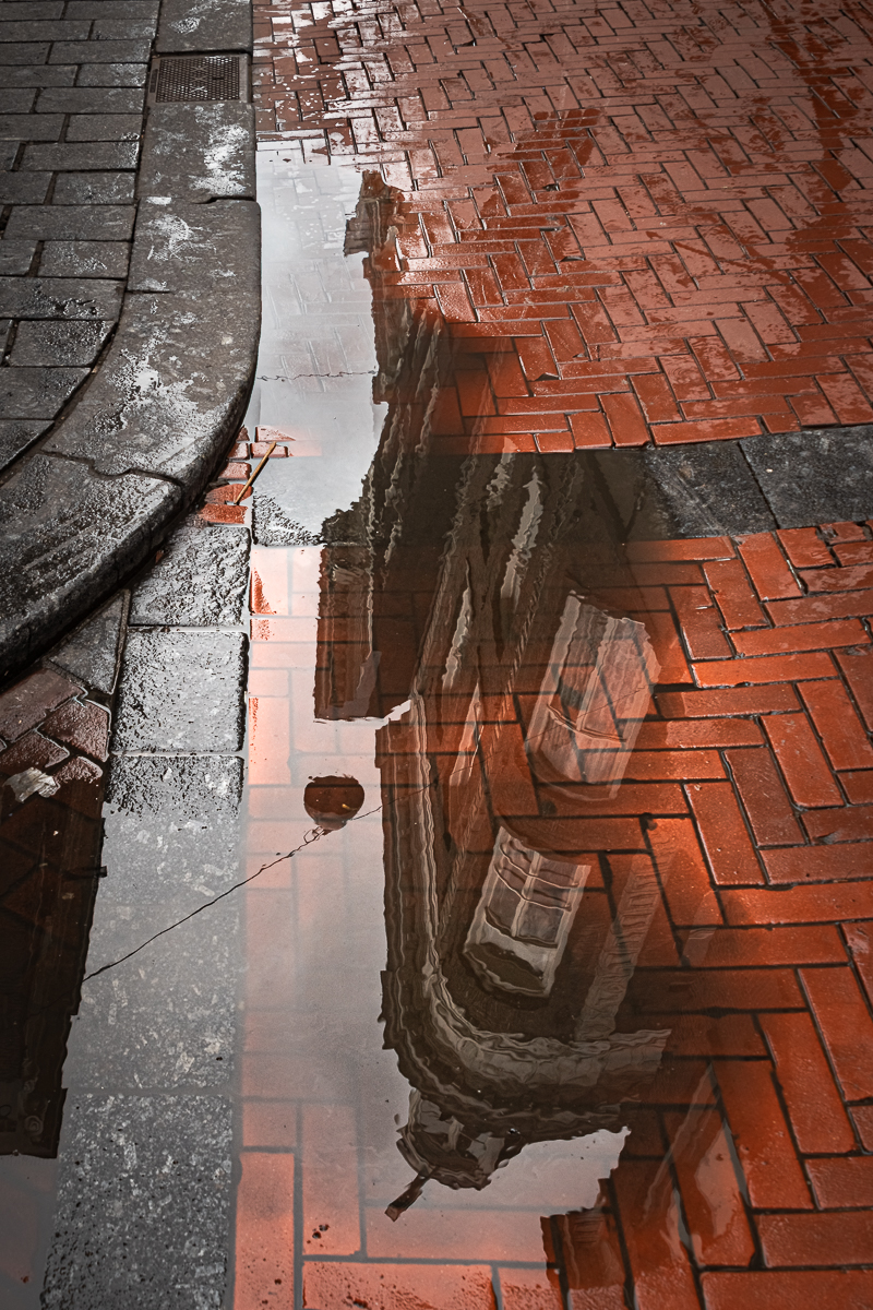 Beursstraat Reflection