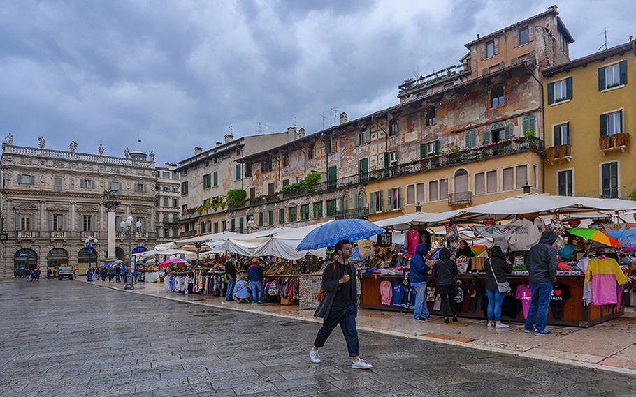 Market Day in Verona