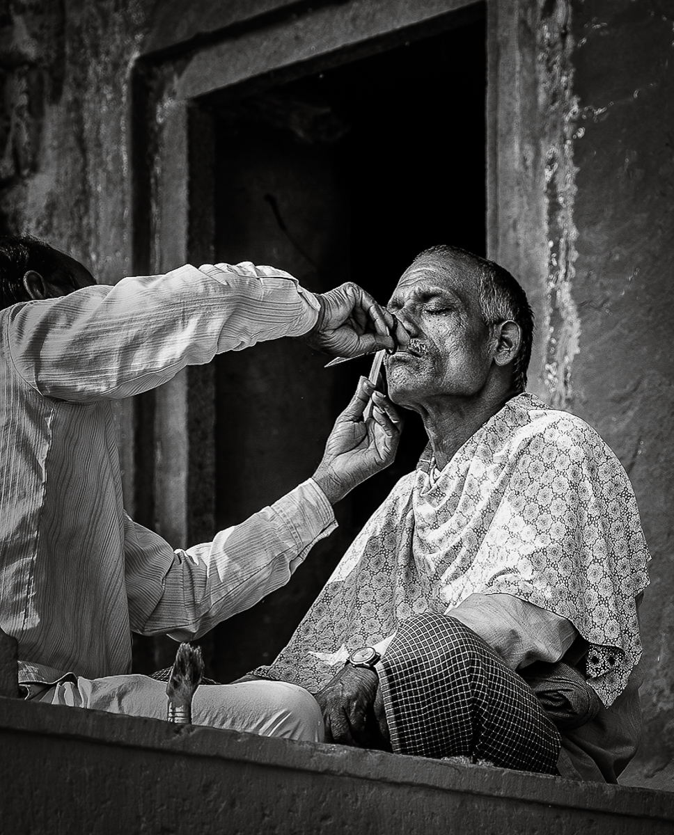 Shave on the Ghat