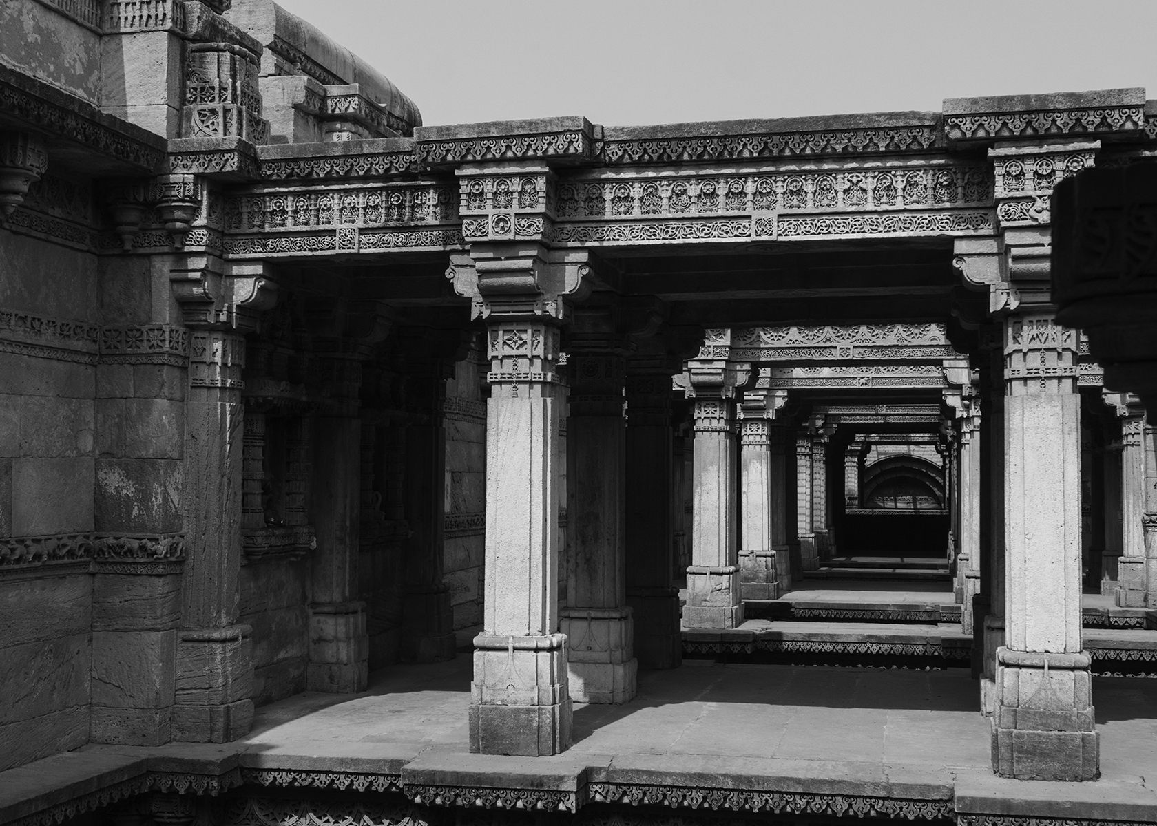 Noon at the Stepwell