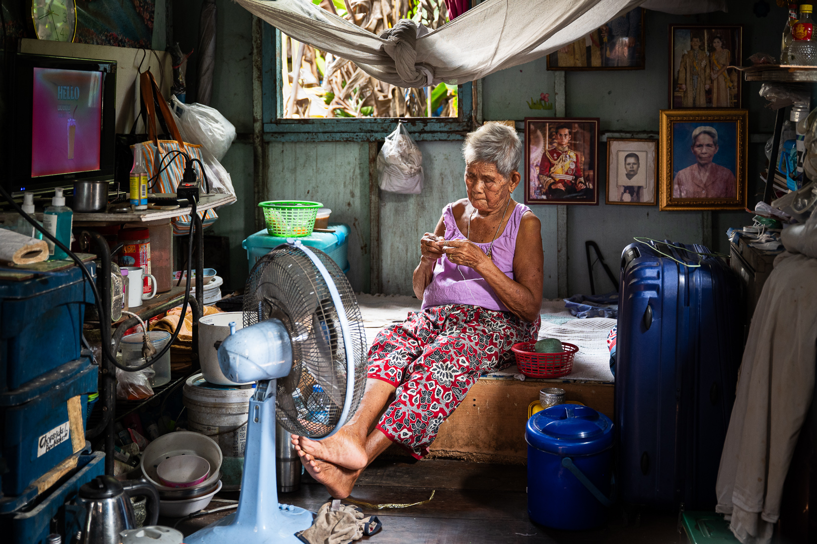 Knitting, Khlong Toey
